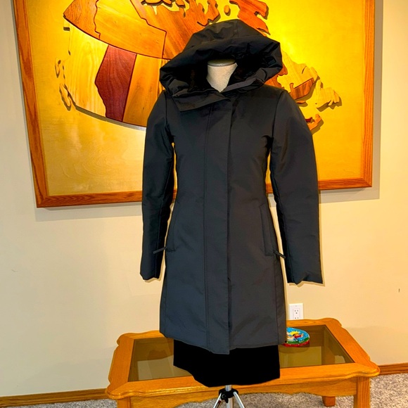 Aritzia Babaton Viewpoint Parka sz xs excellent condition worn twice - Picture 2 of 12